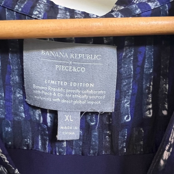 Banana Republic and Piece & Co limited edition, 100% silk shirt dress. Size XL - Picture 5 of 10
